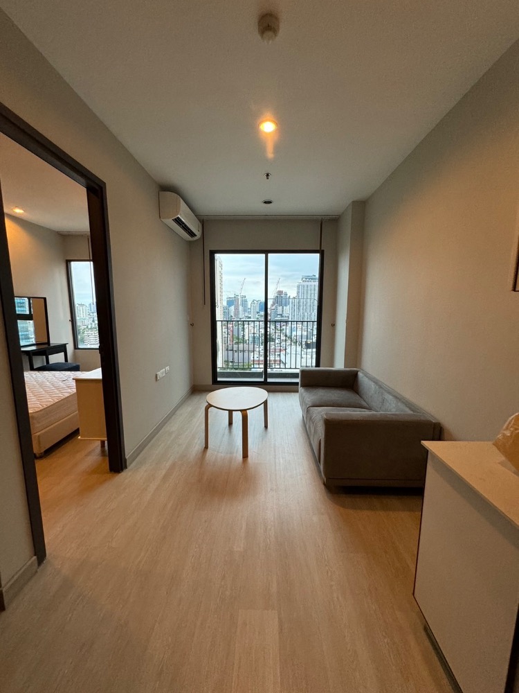 For RentCondoSukhumvit, Asoke, Thonglor : Condo for rent, C Ekkamai, fully furnished condo, ready to move in, near BTS Ekkamai, convenient to travel!! (Available 27/1)