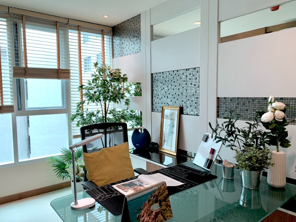 For RentCondoSukhumvit, Asoke, Thonglor : Sukhumvit Living Town, fully furnished, 63 square meters.