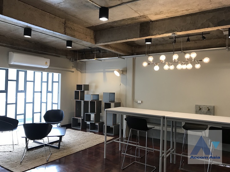 For RentHouseSukhumvit, Asoke, Thonglor : Home Office | 4 Bedrooms House for Rent in Sukhumvit, Bangkok near BTS Phrom Phong (AA35138)