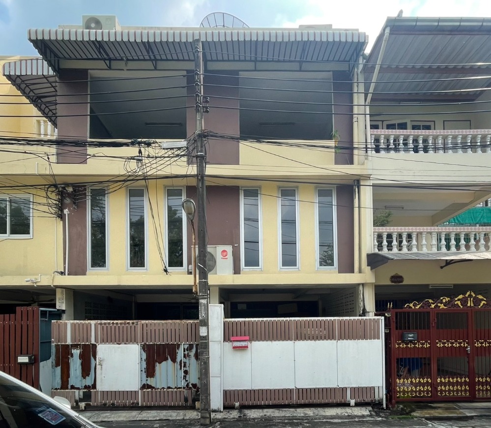 For SaleTownhouseSathorn, Narathiwat : 4-storey townhouse for sale, 2 booths, U-D Townhouse Village, Soi U-D, size 56 square meters, Townhouse Bang Kho Laem Convenient transportation, close to the city, near Sathorn, good location, shady, a small, quiet village