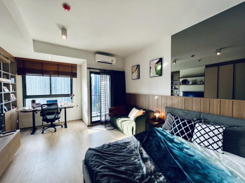 For RentCondoRama9, Petchburi, RCA : ❤️#2428# New room, beautifully decorated, view of Makkasan Park. Fully furnished Complete electrical appliances