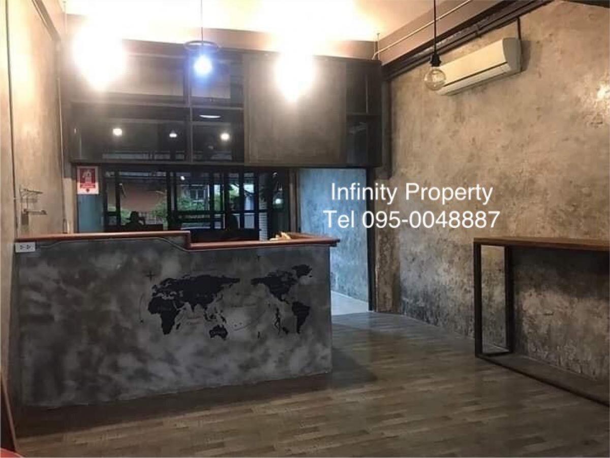 For RentTownhouseVipawadee, Don Mueang, Lak Si : For rent: Townhouse/commercial building, 3 floors, Soi Phahon Yothin 59 🚝 Suitable for living or doing business, good location, next to BTS Phahon Yothin 59, very convenient to walk 🥳🔥