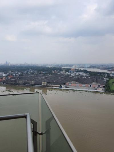 ให้เช่าคอนโดพระราม 3 สาธุประดิษฐ์ : The Pano, 223 sqm. spacious, river view, Three Bedrooms Condo for Rent at The Pano.