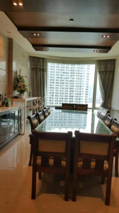 For SaleCondoWongwianyai, Charoennakor : Watermark Chaophraya, 282 sqm. Spacious, River view, Four Bedrooms Condo for Sale at Watermark chaophraya.