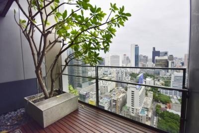 ขายคอนโดสาทร นราธิวาส : The Met, 96.5 sqm. Beautiful fully furnished, City View,  Two Bedrooms Cndo for Rent/Sale at The Met.