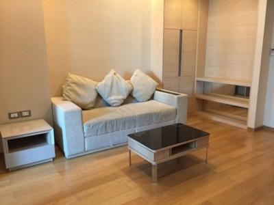 ให้เช่าคอนโดพระราม 9 เพชรบุรีตัดใหม่ RCA : The Address Asoke, 46sqm convenient One Bedroom condo for Rent at The Address Asoke.