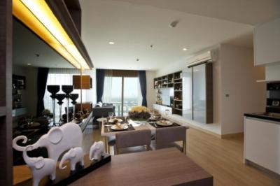 ให้เช่าคอนโดอ่อนนุช อุดมสุข : Sky Walk, 92sqm Luxury, Tasteful Two Bedrooms Condo to let at Sky Walk