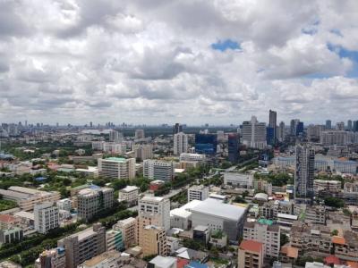 ขายคอนโดสาทร นราธิวาส : Sathorn Heritage, 185 sqm. Spacious, Good view, Modern Simplicity condo style, Three Bedrooms and Maid room Condo for Sale at Sathorn Heritage.