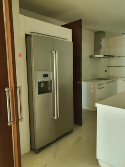 For RentCondoSukhumvit, Asoke, Thonglor : Belgravia Residences, 297 sqm. Spacious, Beautiful Wood Built-in Furniture, Four Bedrooms and Maid Quarter Condo fot Rent at Belgravia Residences