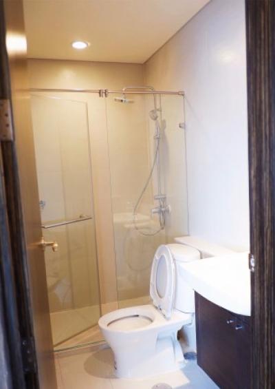 For SaleCondoWongwianyai, Charoennakor : Watermark Chaophraya, 145 sqm. Asiatique view, Three Bedrooms, Maid Quarter Condo for Sale at Watermark chaophraya.