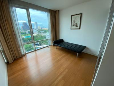 ให้เช่าคอนโดสุขุมวิท อโศก ทองหล่อ : Fullerton, 170 sqm. Spacious Three Bedrooms and Maid room Condo for Rent at Fullerton.