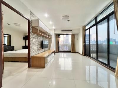 For SaleCondoSukhumvit, Asoke, Thonglor : Condo for sale JC Tower Thonglor 25, size 65 sq m., 7th floor, 12 m. high, corner room, swimming pool view, city view, near BTS Thonglor, next to Khlong Saen Saep Express Boat Pier, Camillian Hospital