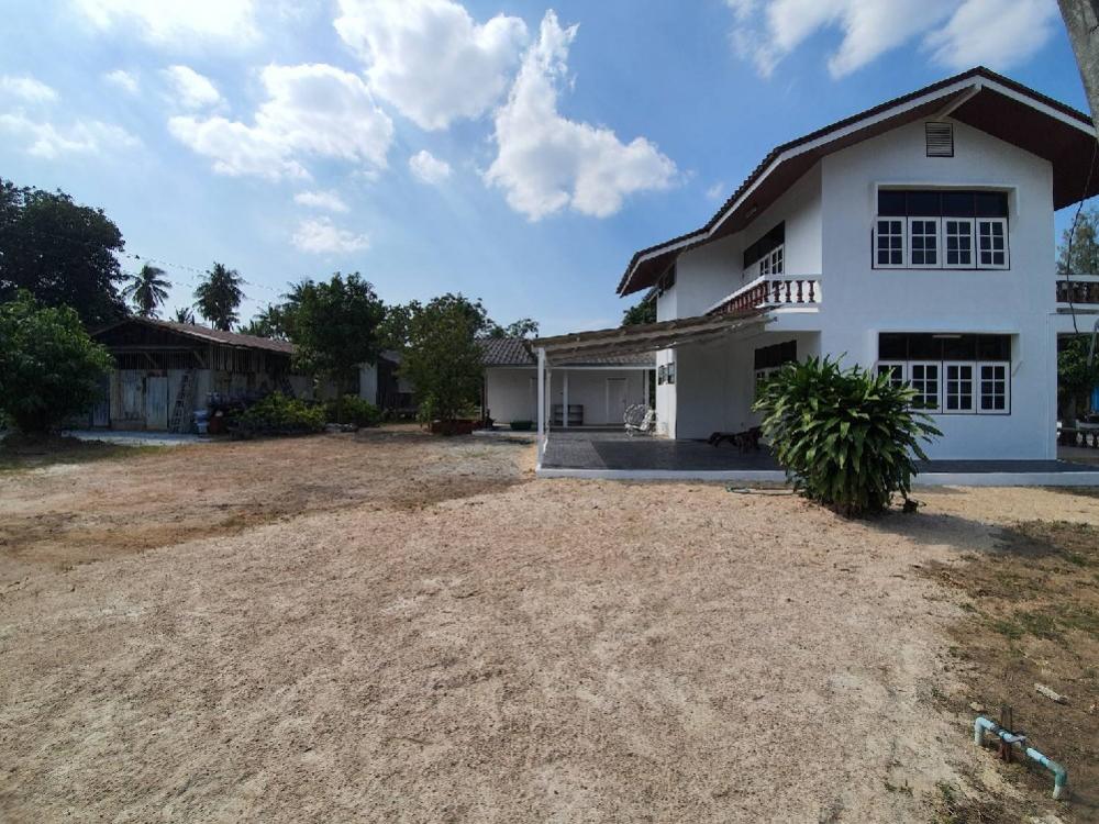 For RentHousePattaya, Bangsaen, Chonburi : Single house for rent near Central, Mueang Chon Buri District.