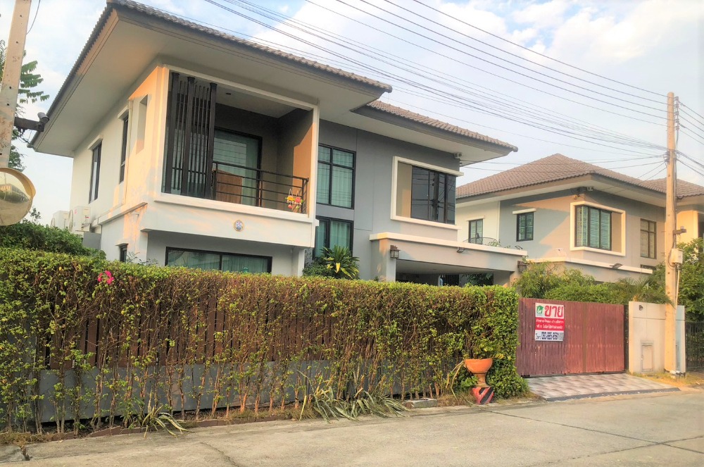 For SaleHousePathum Thani,Rangsit, Thammasat : Cheap sale, 2-storey detached house, Delight Ring Village - Watcharapol, Lam Luk Ka Khlong 3, area 51.1 sq w., 3 bedrooms, 3 bathrooms, next to the green line sky train station, near the expressway, furnished and ready to add a kitchen