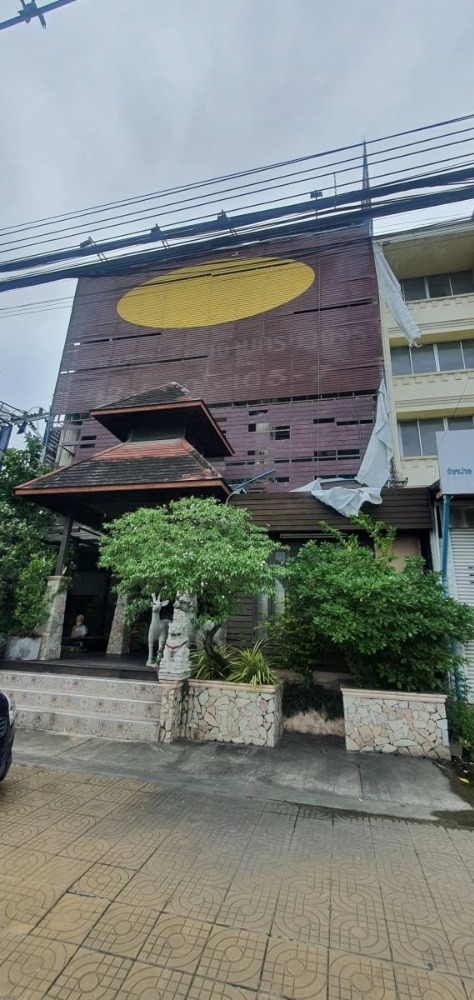 For SaleShophouseNonthaburi, Bang Yai, Bangbuathong : Commercial building for sale, Bang Bua Thong, 3 units, 4 floors, cheap price, size 48 sq m, 4 bedrooms, 4 bathrooms