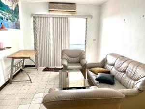 For RentCondoOnnut, Udomsuk : Condo for rent at Baan Suan Sukhumvit (Soi On Nut 46).