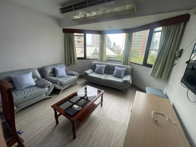 For RentCondoSukhumvit, Asoke, Thonglor : For Rent Baan Suanpetch 2 Bedroom 2 Bathroom 135 sqm