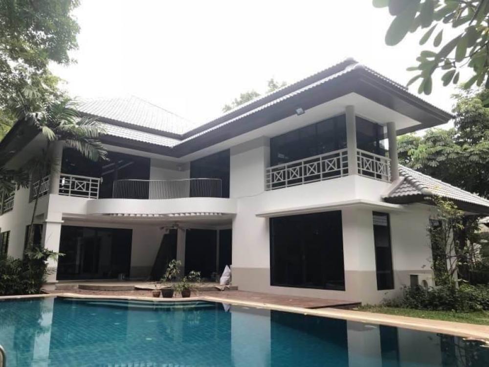 For SaleHouseChaengwatana, Muangthong : Sell/rent house with swimming pool Spacious, shady area, not far from the city, price 85MB, rent 285k