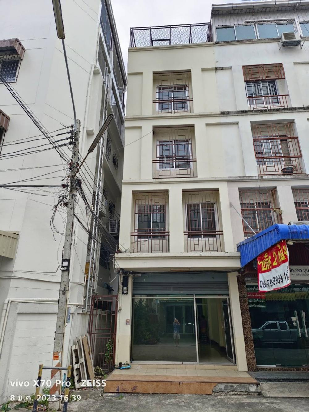 For RentShophousePhutthamonthon, Salaya : 4-storey commercial building for rent Phutthamonthon Sai 4 Road price 16000/month