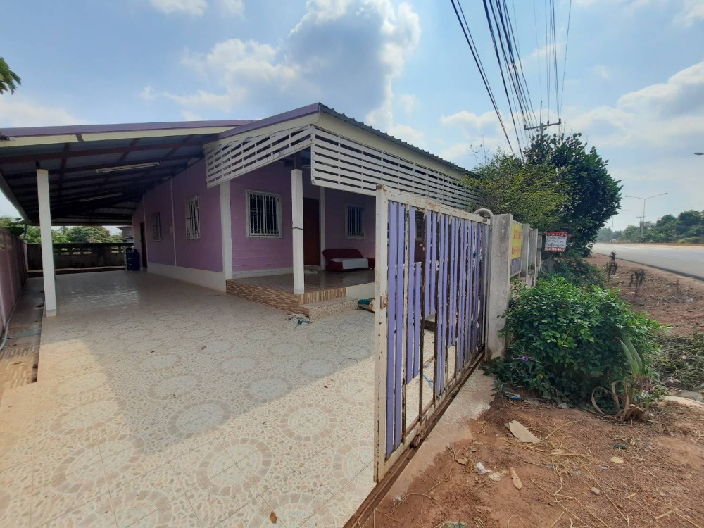 For SaleHouseBueng Kan : For sale, for rent, single house, Ban Khok Samran, Si Wilai, Bueng Kan, on the main road, price only 1.35 million baht, near the Thai-Lao Friendship Bridge, Bueng Kan