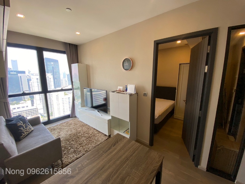 For RentCondoSukhumvit, Asoke, Thonglor : Ashton Asoke Condo for RENT  For rent 1bed 33 Sq,m Call 096-2615656, very spacious room, 33 sq m. 1 bed, 1 bath, fully furnished, ready to move in.  Location : Asoke - Sukhumvit  Rental Price : 28,000 Baht/Month