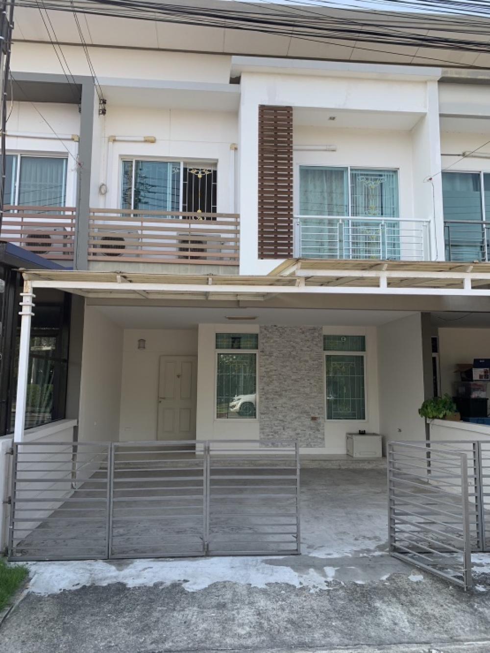 For RentTownhouseNawamin, Ramindra : Townhome Habitown Watcharaphon for rent, in front of the garden, area 25 sq w, usable area 112 sq m, 3 bedrooms, 2 bathrooms, front of the house is 6 meters wide, facing south, behind the house there is a pleasant garden • Pantry Bi Kitchen 1 set of built