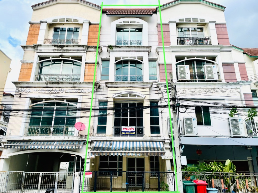 For RentTownhouseRatchadapisek, Huaikwang, Suttisan : Home office for rent in Lat Phrao, house for rent in the middle of Ratchada Lat Phrao, home office near MRT Lat Phrao, house for rent near the electric train, home office for rent in Ratchada, house for rent in Lat Phrao 23, cheap home office in Ratchada