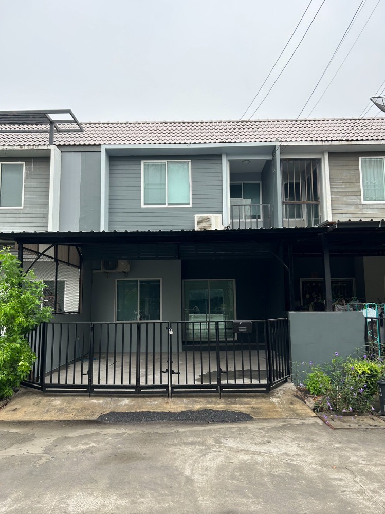 For SaleTownhousePathum Thani,Rangsit, Thammasat : 🌻 Townhouse for selling at The Colors, Rangsit, Klong 4, size 20 sq m., 3 beds, 2 baths, please contact at 0993529495