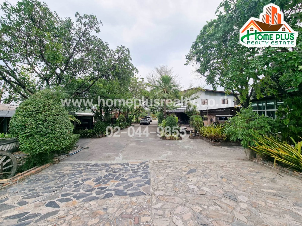 For SaleLandPattaya, Bangsaen, Chonburi : land with garden house Next to Nong Sam Sak-Ban Bueng Road, Chonburi, area 1 rai 3 ngan 4 square wah (near Ban Bueng District Office).