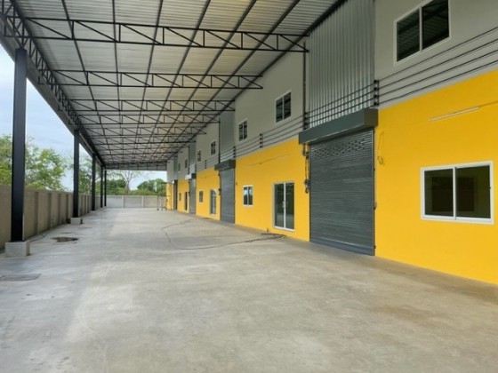 For RentWarehouseRama 2, Bang Khun Thian : For Rent Warehouse with office, newly built along the ring road - Pracha Uthit - Rama 2, area 540 square meters, suitable for warehouse, online business, others.