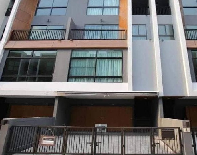 For RentTownhousePattanakan, Srinakarin : For Rent Townhome for rent, 3.5 floors, Arden Pattanakarn Village, Soi Pattanakarn 20, new condition, beautiful house, 4 air conditioners, fully furnished, fully furnished, suitable for living or home office, no company registration