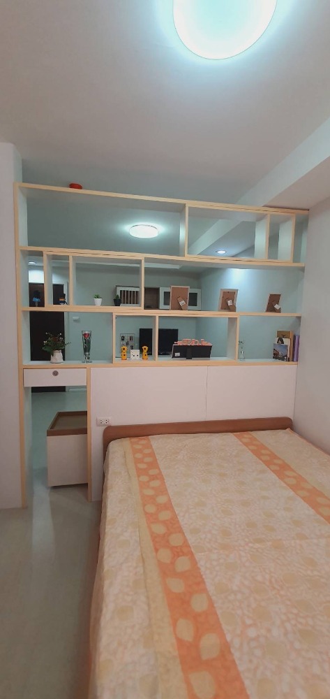 For SaleCondoOnnut, Udomsuk : Sell ​​The log 3, 8th floor, Building B, 28 sq m, the room has never been rented before. Sale with furniture and electrical appliances 1,290,000 baht