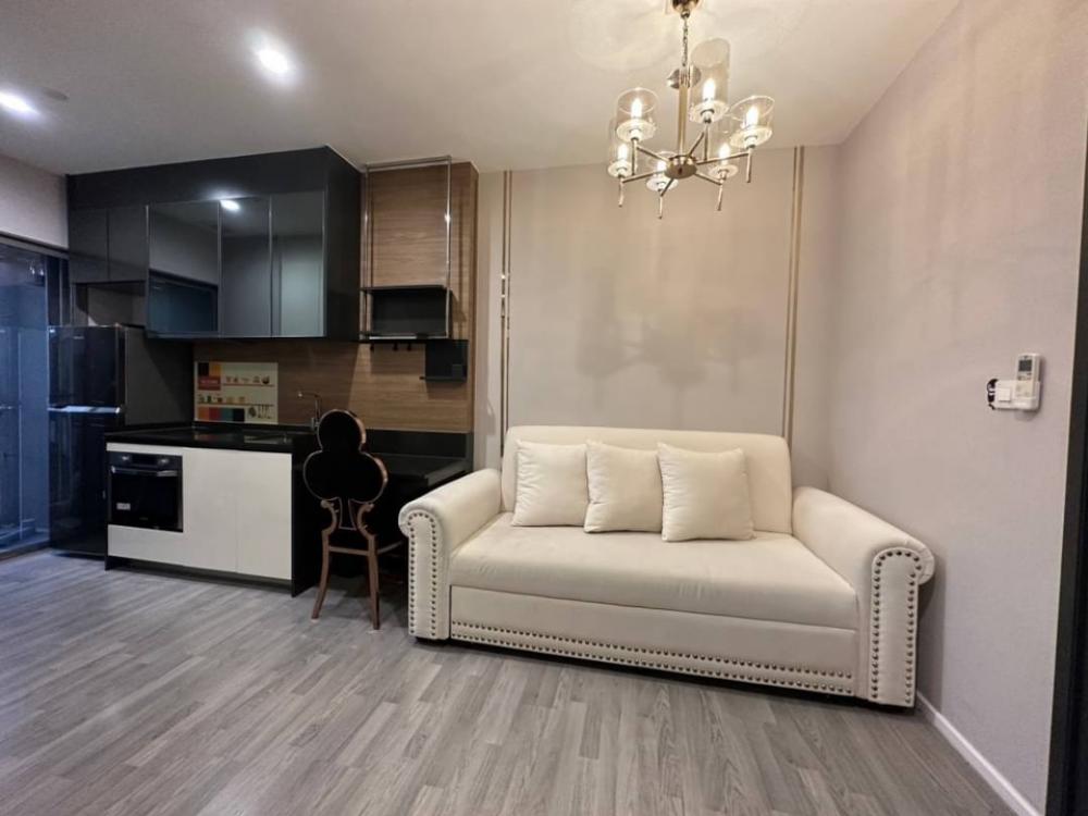 For RentCondoSathorn, Narathiwat : 📌 Urgent rent, Condo The Room - Sathorn St. Louis, near Bts St. Louis 📌 Rental price 18,000 / month - Room size 35 sq m. ---- ✅ Furniture as in the picture ✅ Electrical appliances TV / air conditioner / refrigerator / micr