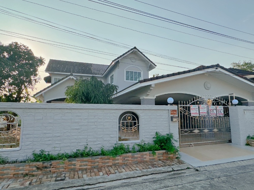 For SaleHouseMin Buri, Romklao : Very cheap sale, 2-storey detached house, Soi Nimitmai, 40 MB. KC Garden Home 2, area 98 sq.wa. The house has 4 bedrooms, 3 bathrooms.