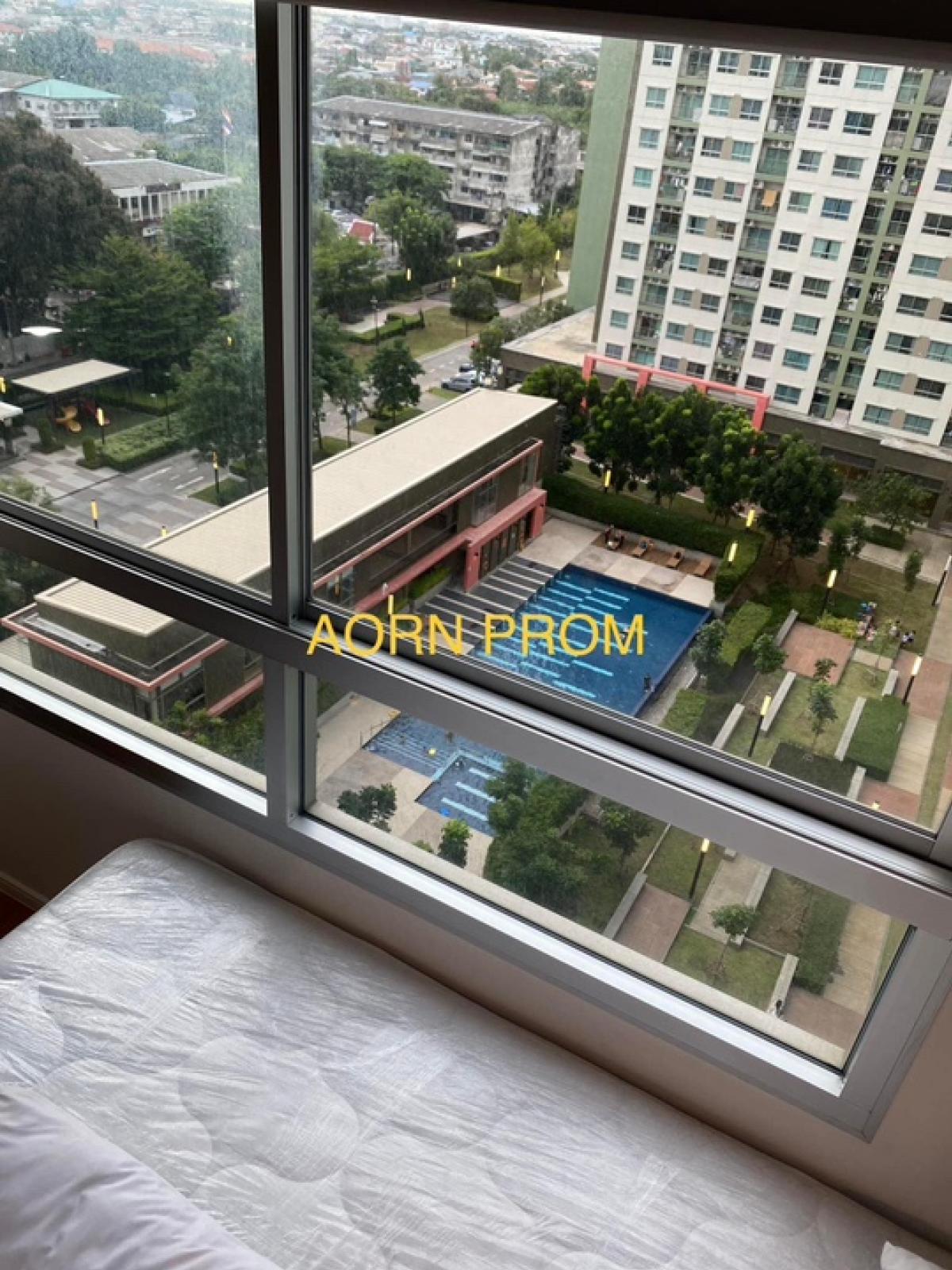 For RentCondoBang kae, Phetkasem : For rent: Lumpini Park Phetkasem 98, Building B, large room, size 26 sq m, high floor, swimming pool view, balcony facing north, not hot