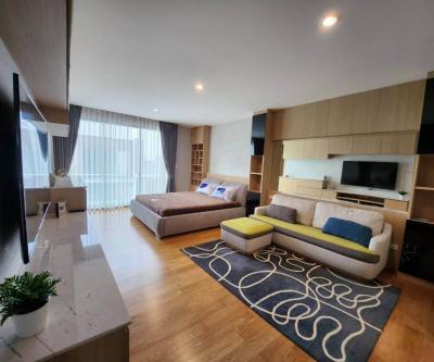 For SaleTownhousePattanakan, Srinakarin : For sale: Townhome Nirvana Define Srinakarin-Rama9: Nirvana Define Srinakarin-Rama 9, decorated in a modern style, 5 bedrooms, 5 bathrooms, parking for 3 cars.