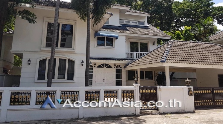 ให้เช่าบ้านสุขุมวิท อโศก ทองหล่อ : Home Office, Pet-friendly | 4 Bedrooms House for Rent in Sukhumvit, Bangkok near BTS Thong Lo at Sobna House (50119)