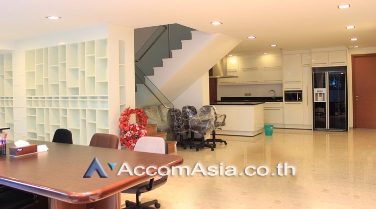 ขายคอนโดอ่อนนุช อุดมสุข : Duplex Condo, Pet-friendly | 3 Bedrooms Condominium for Sale in Sukhumvit, Bangkok near BTS Phra khanong at Ficus Lane (AA15556)