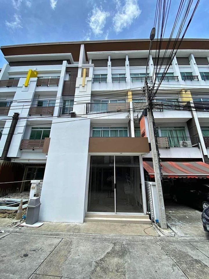 For RentHome OfficeChokchai 4, Ladprao 71, Ladprao 48, : B850 4-story home office for rent, Biz Town Lat Phrao Project, Lat Phrao Road.