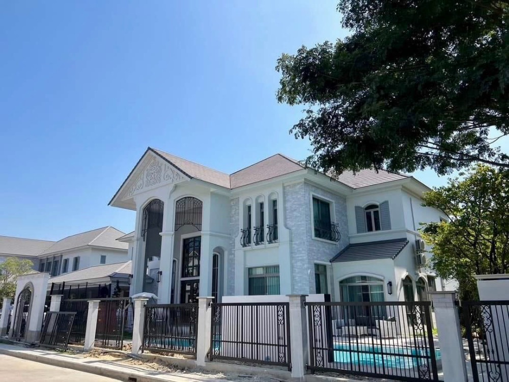 For SaleHousePattanakan, Srinakarin : ✨❤️✨ Luxury house for sale, Perfect Place Masterpiece Krungthrp Kreetha project ✨Decorated house ready to move in 🏊 has private swimming pool✨❤️✨