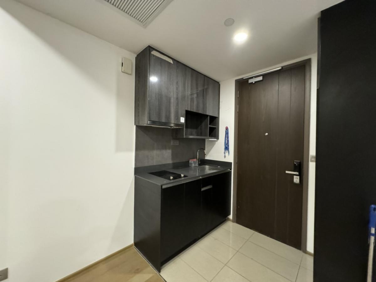 ขายคอนโดสยาม จุฬา สามย่าน : Hot Deal!! (Resale) 1Bed 1Bath  30.5 Sqm. Full fitted  6.9Mb. Ready to move in.