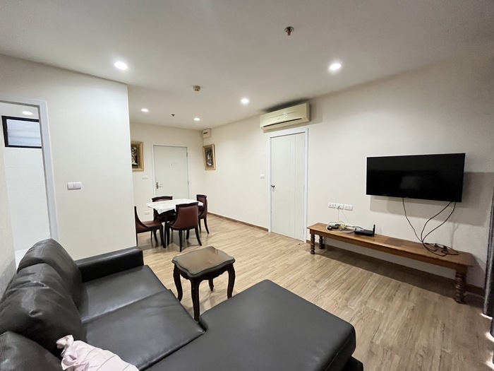 For RentCondoBang Sue, Wong Sawang, Tao Pun : For rent: 2 bedroom room, The Tree Interchange, next to Gateway Bang Sue shopping mall, near MRT Tao Poon Purple Line and MRT Bang Sue Blue Line 087-556-4977 On💸