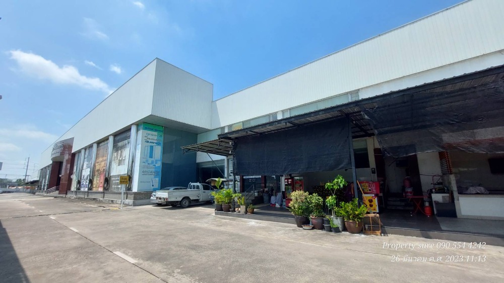 For RentWarehouseNawamin, Ramindra : StoreHouse & Showroom & for rent, warehouse for rent, warehouse with showroom & large 2-storey office on 6 rai of land, usable area of ​​more than 9,000 square meters.