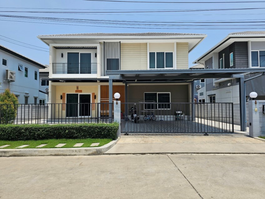 For SaleHouseRathburana, Suksawat : House for sale, area 66 sq m, 5 bedrooms, 3 bathrooms, Soi Suksawat 64, project name Centro Suksawat-Rama 3 Centro Suksawat-Rama 3, owner of AP Thailand AP Thailand project, the owner decorates the whole house, totaling more than 4 million baht.