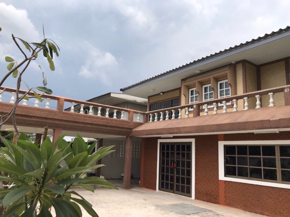 For SaleHouseKaset Nawamin,Ladplakao : Single house in the village of Sena Niwet Project 1 / 4 bedrooms (for sale), Moobaan Sena Niwet Project 1 / Single House 4 Bedrooms (FOR SALE) RUK496