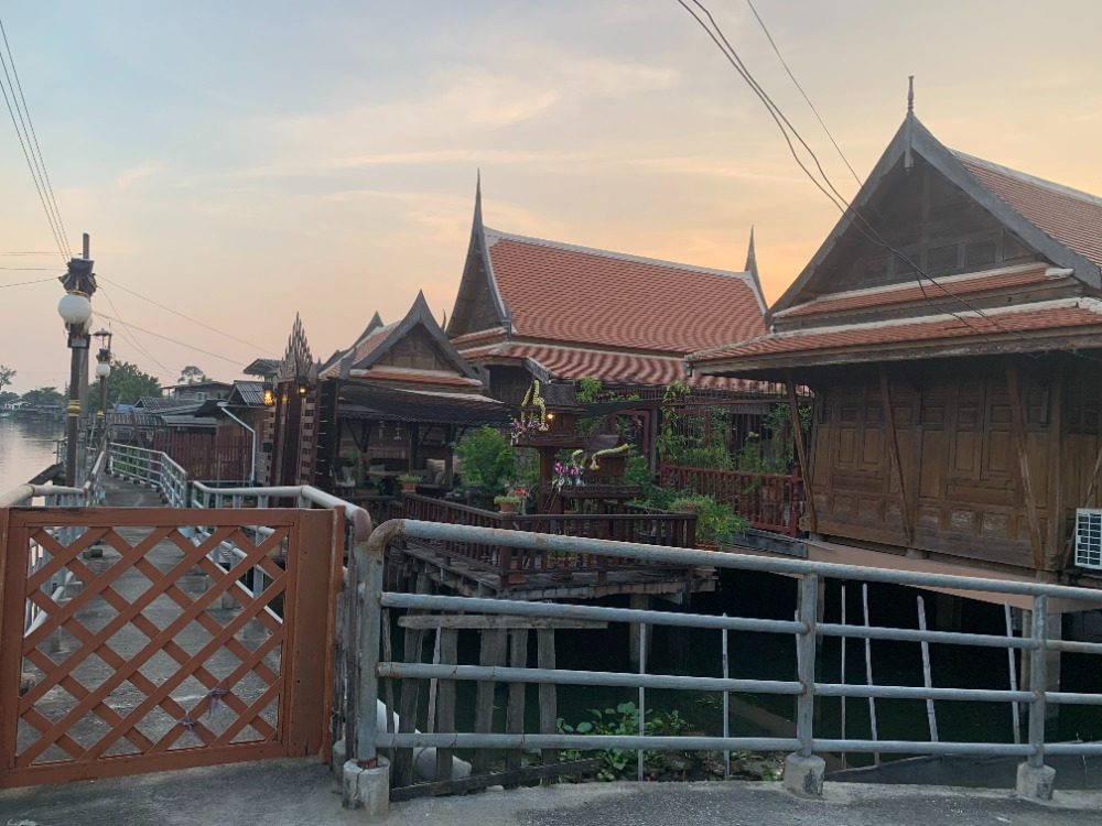 ให้เช่าบ้านนนทบุรี บางใหญ่ บางบัวทอง : เช่าบ้านเรือนไทยเพื่อถ่ายทำ โฆษณา ละคร หนังสั้น Pre-Wedding 7,000 บ/วัน