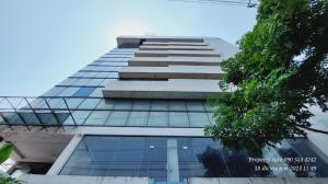 For RentOfficeBangna, Bearing, Lasalle : Sell-rent an 8-storey office building (with a rooftop), next to Bangna-Trad Road (inbound), a stand alone building, almost 2 rai of land, usable area 2,925 sq m, parking for 50 cars, and a warehouse of 200 sq m. m.