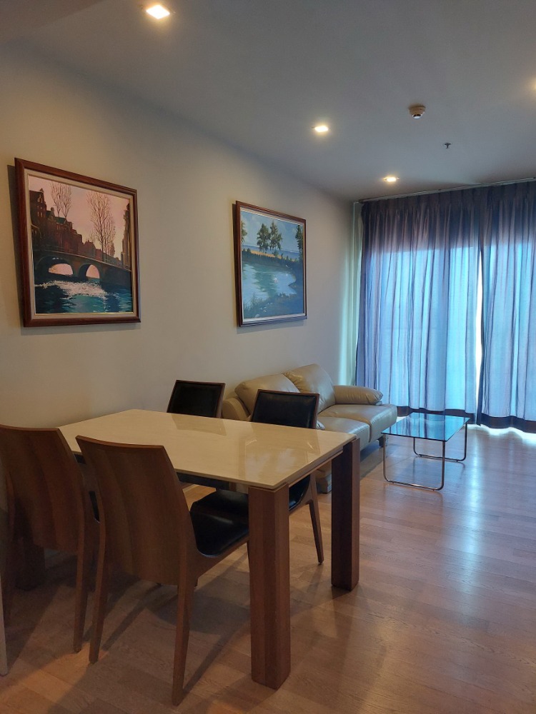 For RentCondoSukhumvit, Asoke, Thonglor : Available!!! 1 bedroom with bathtub 52sqm with bathtub for rent Condo Noble Refine Sukhumvit 26 close to BTS Phromphong