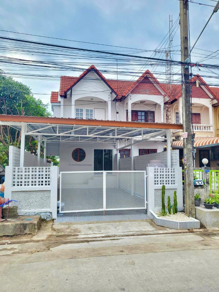 For SaleTownhouseSamut Prakan,Samrong : Urgent sale, 2-storey townhouse behind the corner, Warocha Village 5, Theparak, Samut Prakan (newly renovated, ready to move in) 31 square wah, 2 bedrooms, Bang Phriang Subdistrict, Bang Bo District