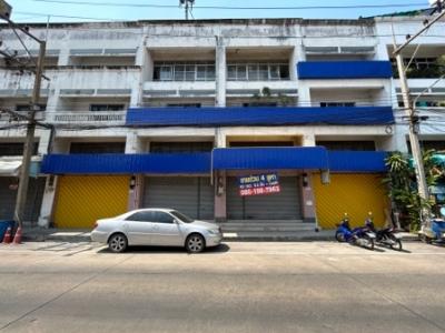 For RentFactoryPhutthamonthon, Salaya : Commercial building for rent,Shophouse, Factory Land, 4 units, 900 sq m, 80 sq wa, next to Phutthamonthon Sai 5, suitable for a factory.